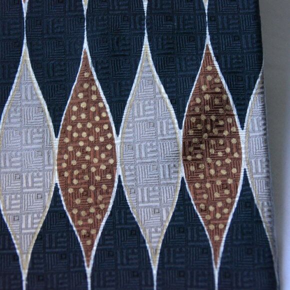 Men's Vintage 100% Silk Tie By Geoffrey Beene -Elongated Diamond Motif - Picture 13 of 13